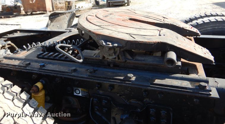 image for item GB9628 2009 Kenworth W900 semi truck