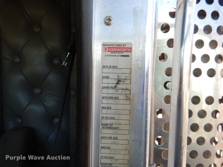 image for item GB9628 2009 Kenworth W900 semi truck