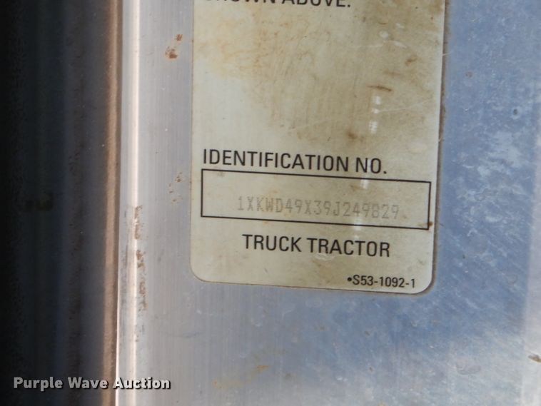 image for item GB9628 2009 Kenworth W900 semi truck