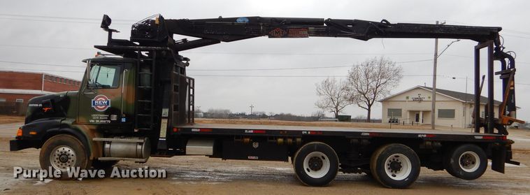 image for item GB9648 2002 Western Star 4900 crane truck