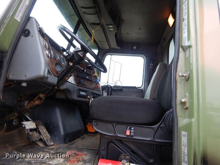 image for item GB9648 2002 Western Star 4900 crane truck