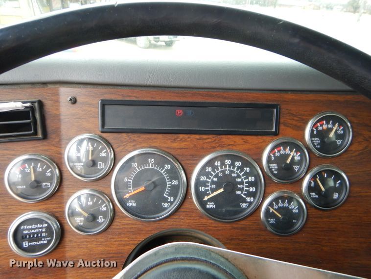 image for item GB9648 2002 Western Star 4900 crane truck