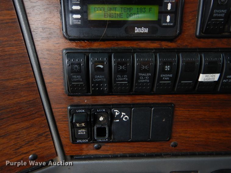 image for item GB9648 2002 Western Star 4900 crane truck