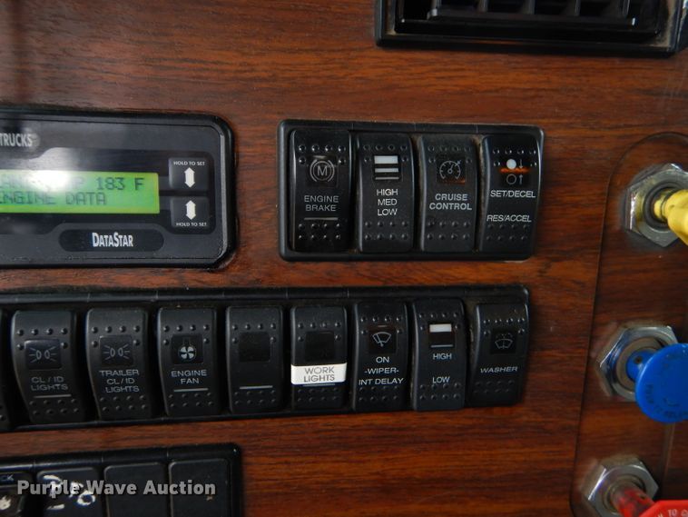 image for item GB9648 2002 Western Star 4900 crane truck