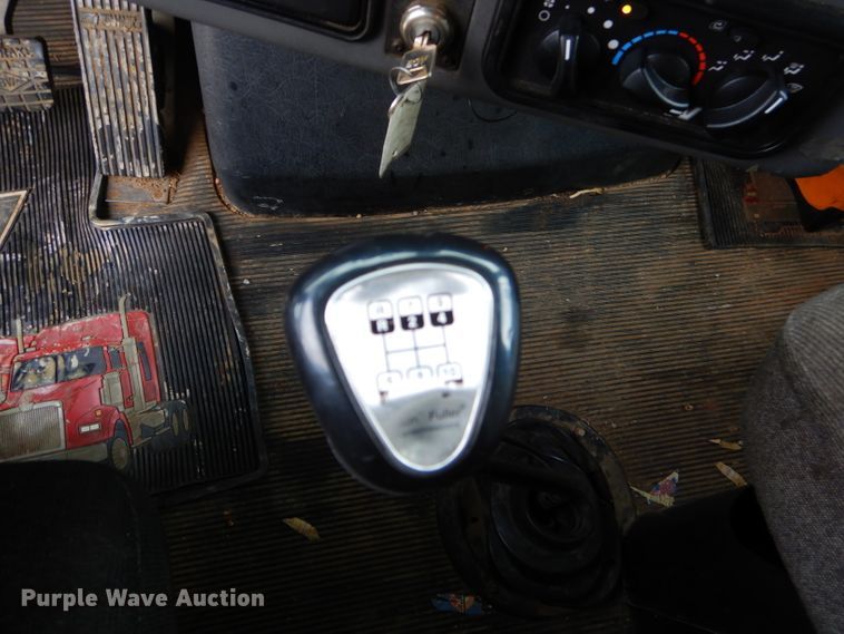 image for item GB9648 2002 Western Star 4900 crane truck