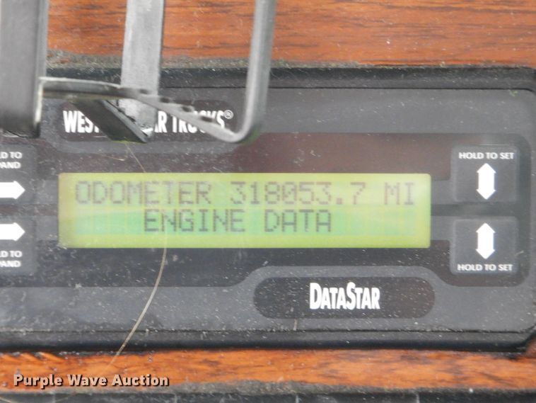 image for item GB9648 2002 Western Star 4900 crane truck