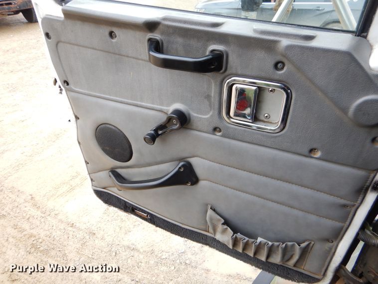 image for item GB9648 2002 Western Star 4900 crane truck