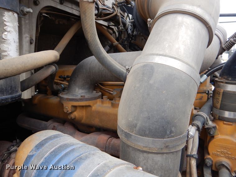 image for item GB9648 2002 Western Star 4900 crane truck