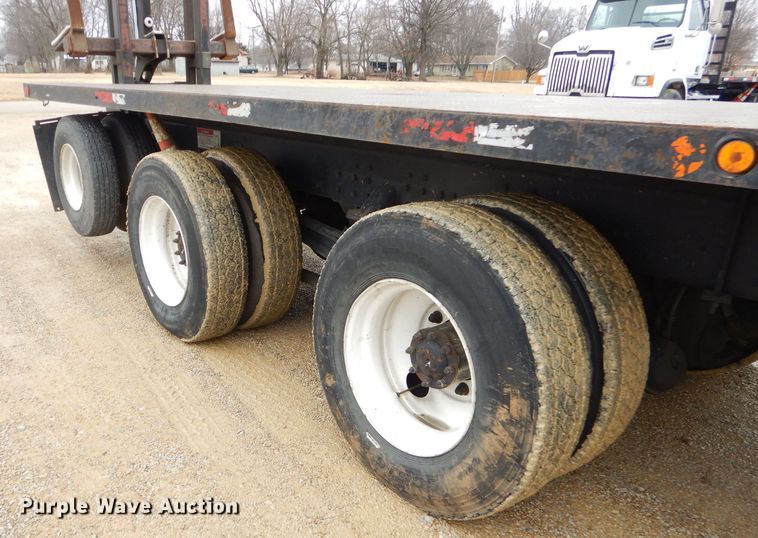 image for item GB9648 2002 Western Star 4900 crane truck