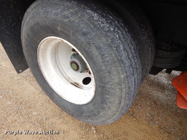 image for item GB9648 2002 Western Star 4900 crane truck