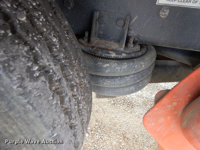 image for item GB9648 2002 Western Star 4900 crane truck