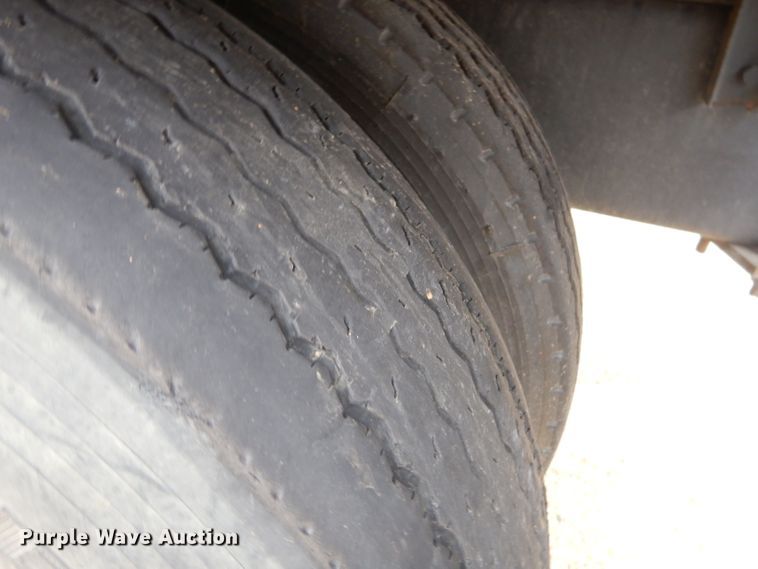 image for item GB9648 2002 Western Star 4900 crane truck