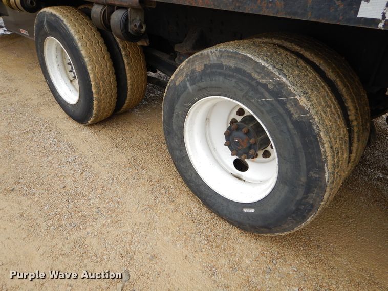 image for item GB9648 2002 Western Star 4900 crane truck