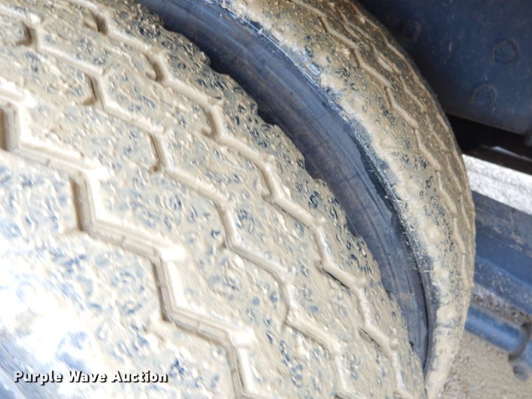 image for item GB9648 2002 Western Star 4900 crane truck