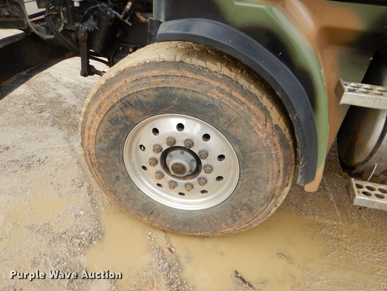 image for item GB9648 2002 Western Star 4900 crane truck