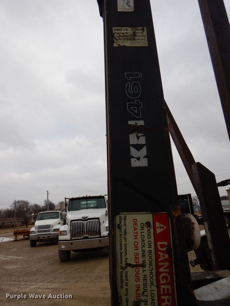 image for item GB9648 2002 Western Star 4900 crane truck