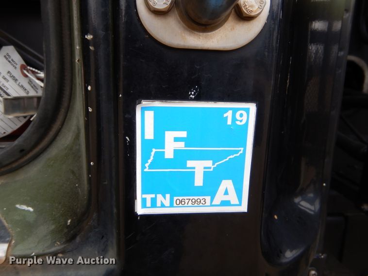 image for item GB9648 2002 Western Star 4900 crane truck