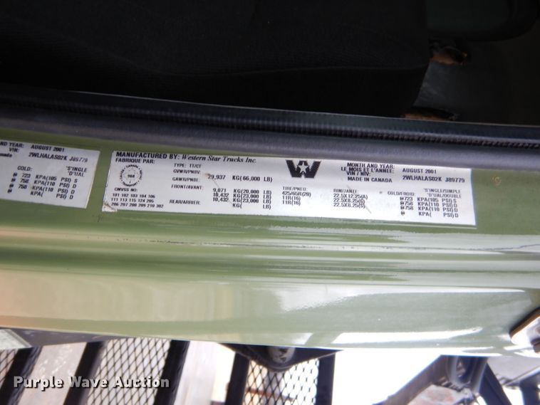 image for item GB9648 2002 Western Star 4900 crane truck