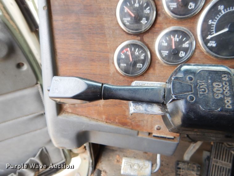 image for item GB9649 2003 Western Star 4900SA crane truck