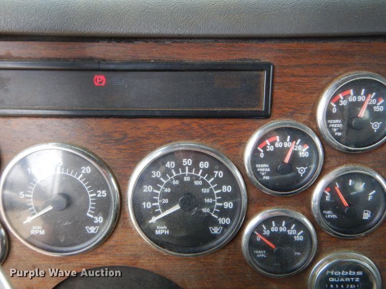 image for item GB9649 2003 Western Star 4900SA crane truck