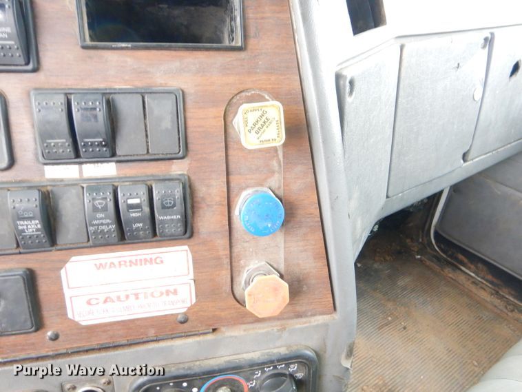 image for item GB9649 2003 Western Star 4900SA crane truck