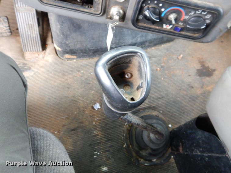 image for item GB9649 2003 Western Star 4900SA crane truck