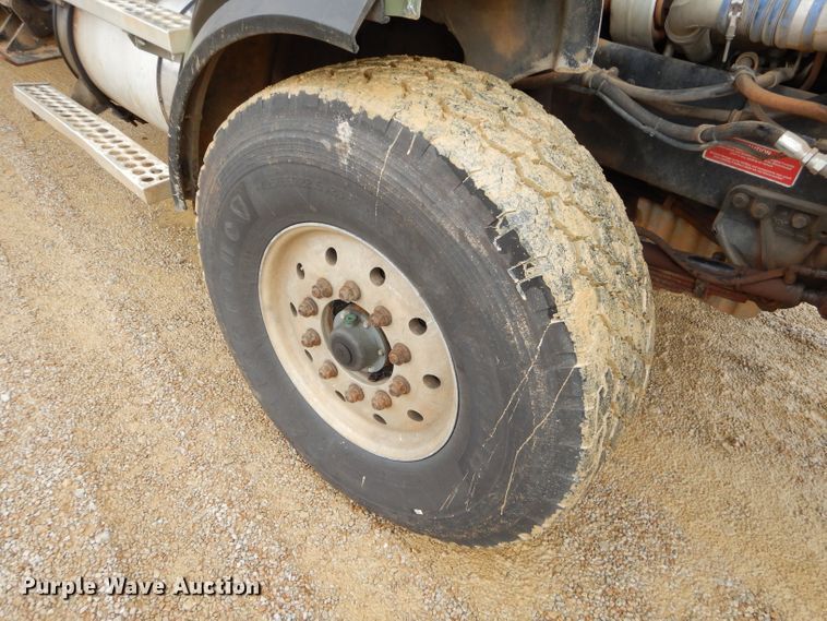 image for item GB9649 2003 Western Star 4900SA crane truck