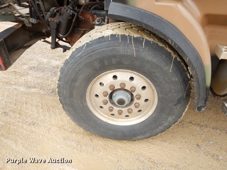 image for item GB9649 2003 Western Star 4900SA crane truck