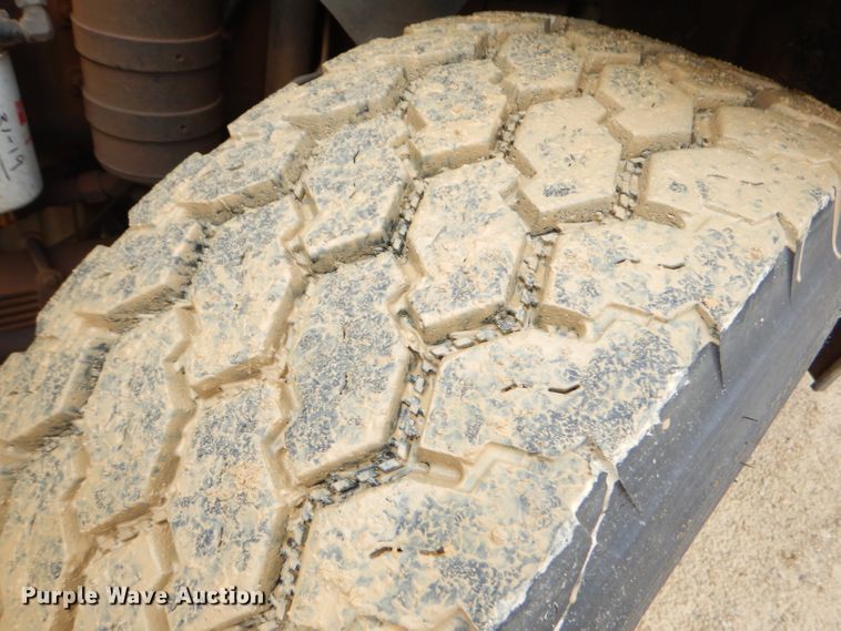 image for item GB9649 2003 Western Star 4900SA crane truck