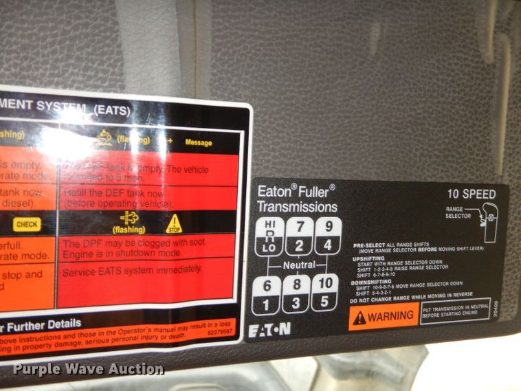 image for item GB9650 2014 Volvo VN semi truck