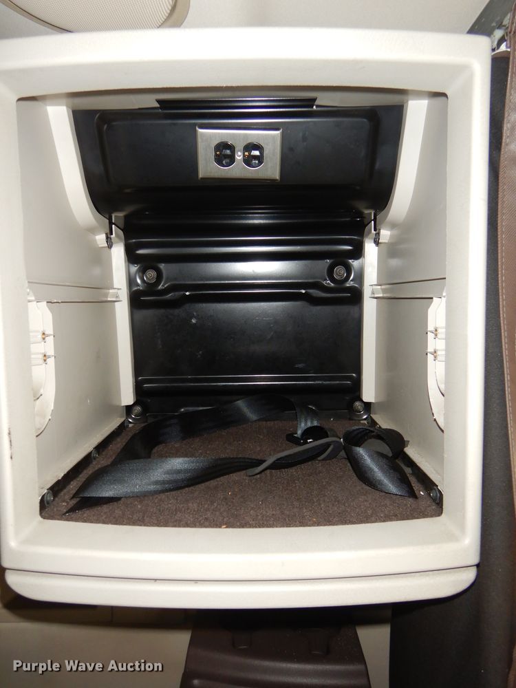 image for item GB9650 2014 Volvo VN semi truck