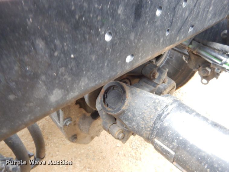 image for item GB9650 2014 Volvo VN semi truck