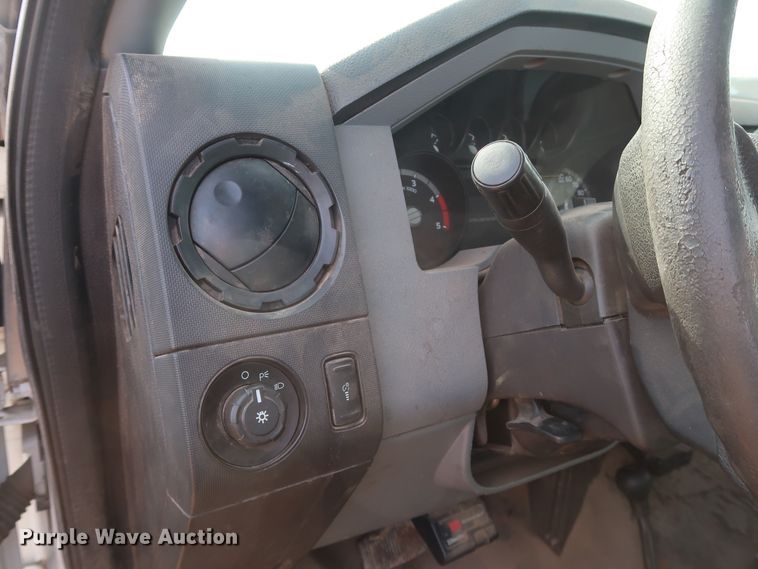 image for item GD9914 2012 Ford F550 Super Duty XL truck cab and chassis