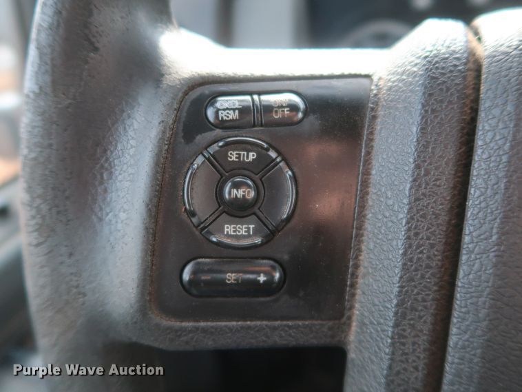 image for item GD9914 2012 Ford F550 Super Duty XL truck cab and chassis