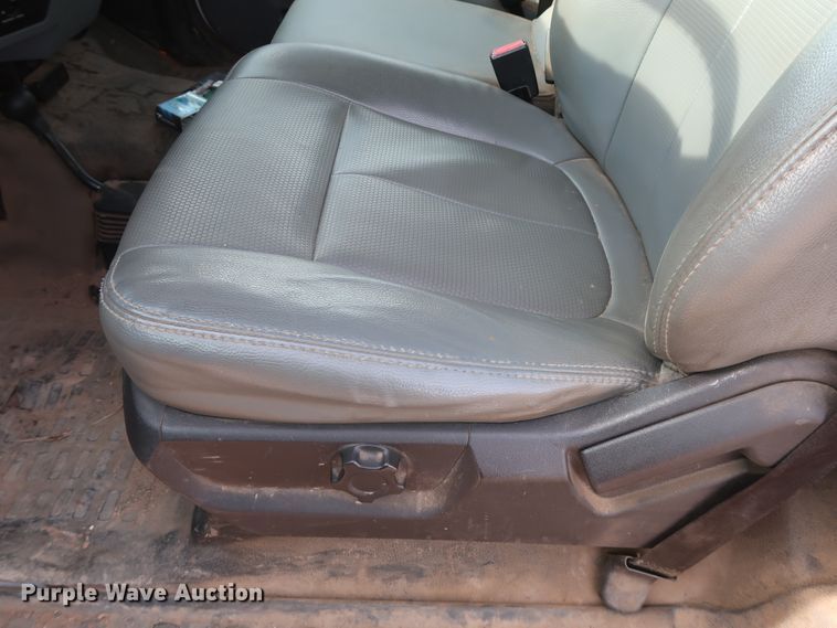 image for item GD9914 2012 Ford F550 Super Duty XL truck cab and chassis