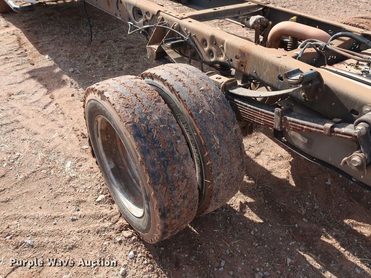 image for item GD9914 2012 Ford F550 Super Duty XL truck cab and chassis