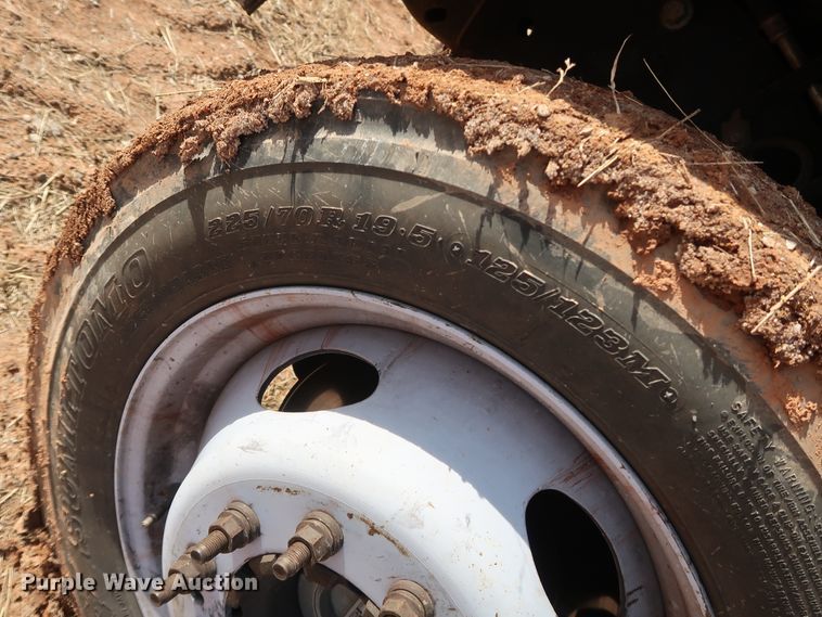 image for item GD9914 2012 Ford F550 Super Duty XL truck cab and chassis