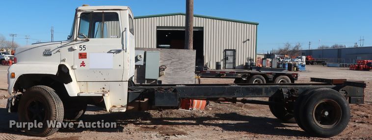 image for item GD9915 1983 Ford 8000 truck cab and chassis