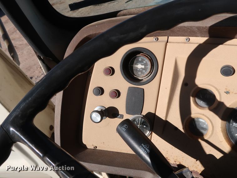 image for item GD9915 1983 Ford 8000 truck cab and chassis