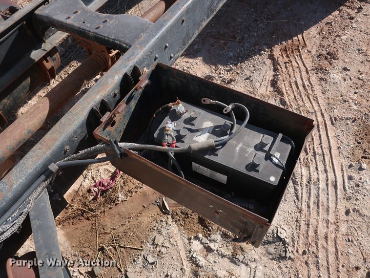 image for item GD9915 1983 Ford 8000 truck cab and chassis