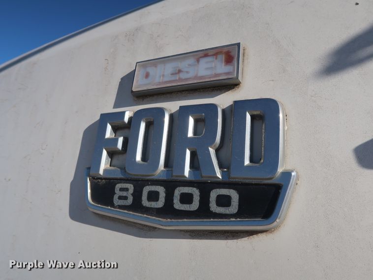 image for item GD9915 1983 Ford 8000 truck cab and chassis