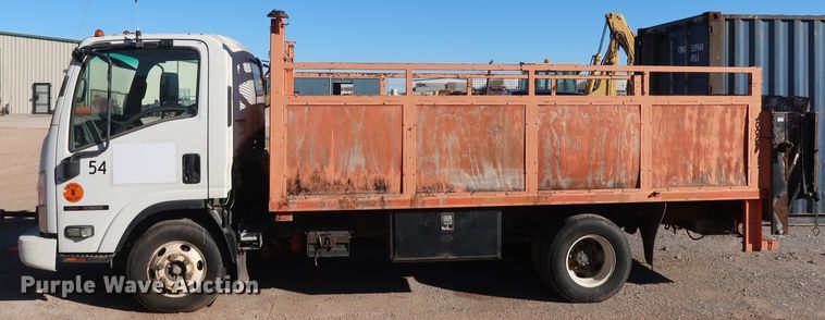 image for item GD9916 2008 GMC W4500 flatbed truck