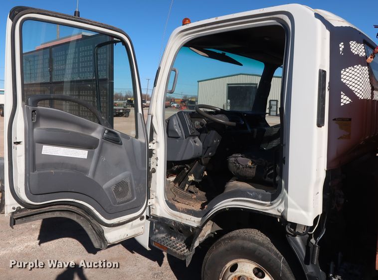 image for item GD9916 2008 GMC W4500 flatbed truck