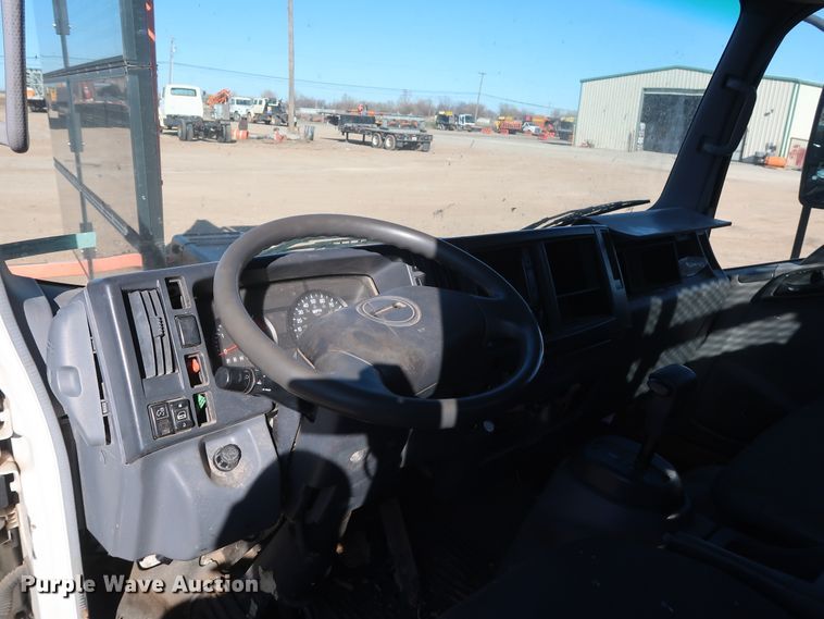 image for item GD9916 2008 GMC W4500 flatbed truck