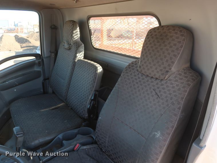 image for item GD9916 2008 GMC W4500 flatbed truck