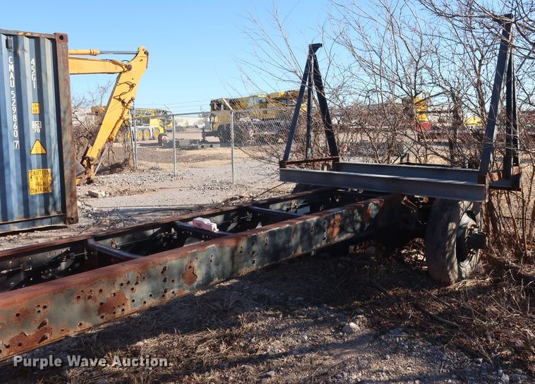 image for item GD9917 2002 International 4700 truck cab and chassis