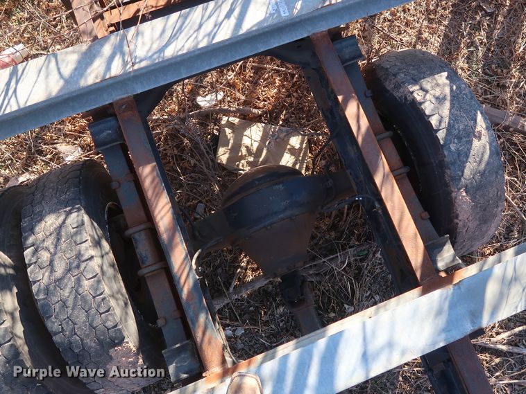 image for item GD9917 2002 International 4700 truck cab and chassis