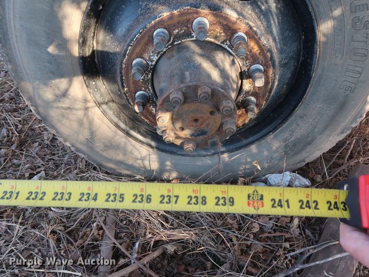 image for item GD9917 2002 International 4700 truck cab and chassis