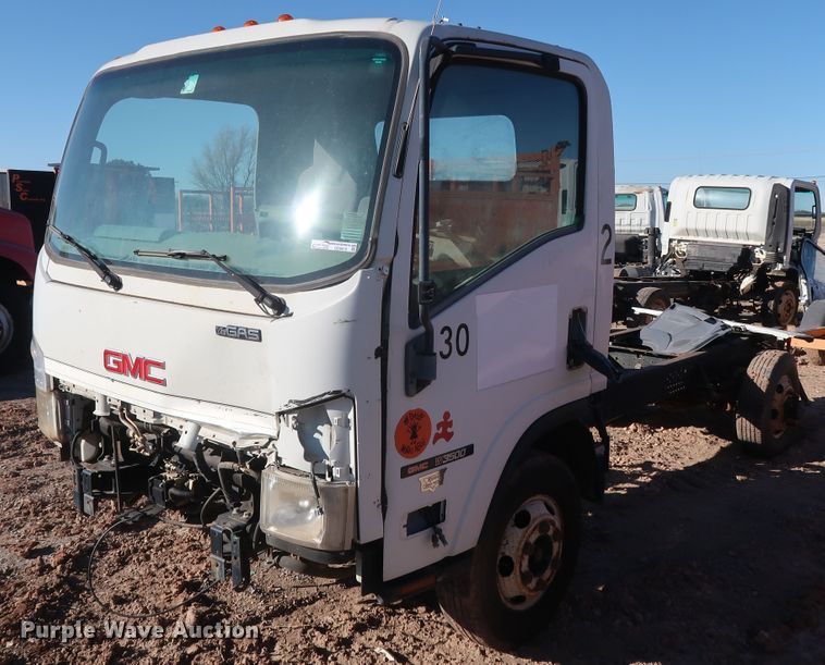 image for item GD9918 2008 GMC W4500 truck cab and chassis