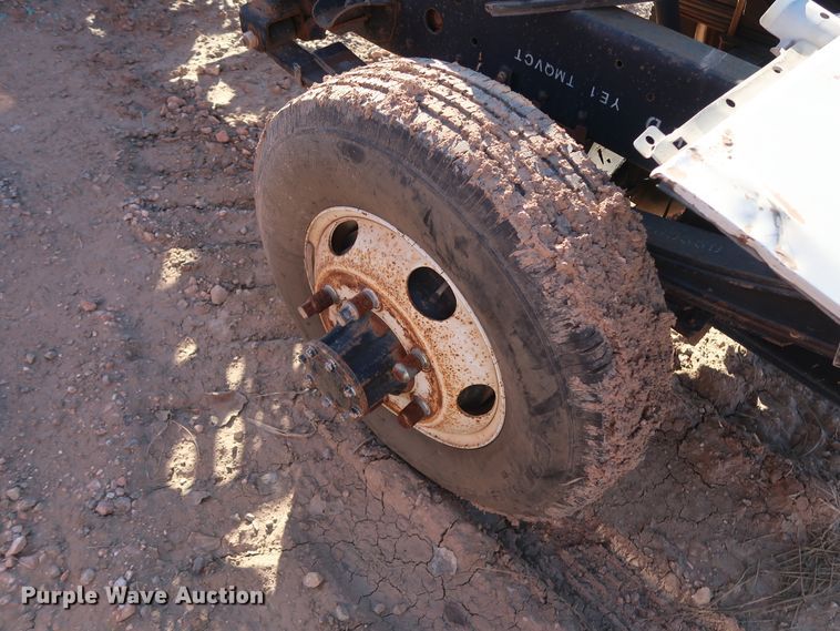 image for item GD9918 2008 GMC W4500 truck cab and chassis